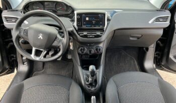 

									Peugeot 208 BlueHDi 100 S&S 5 porte Signature pieno
								