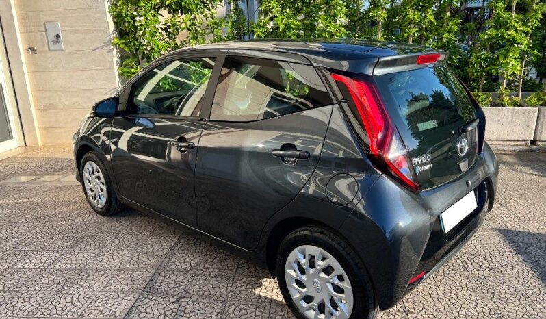 

								Toyota Aygo 1.0 Automatica 5 porte x-play pieno
									