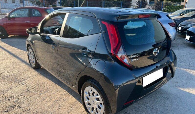 

								Toyota Aygo 1.0 Automatica 5 porte x-play pieno
									