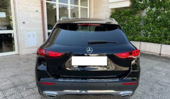 

									Mercedes-Benz GLA 200 d Automatic pieno
								