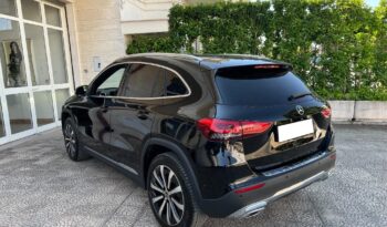 

									Mercedes-Benz GLA 200 d Automatic pieno
								