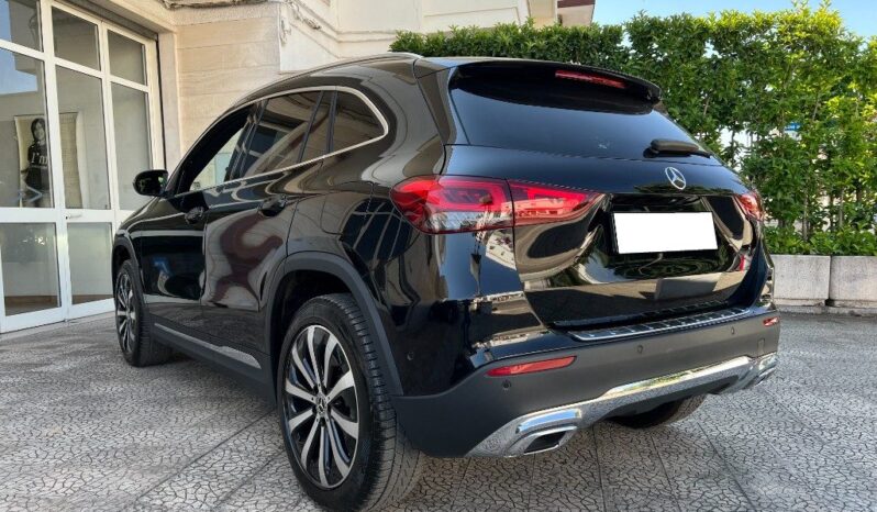 

								Mercedes-Benz GLA 200 d Automatic pieno
									