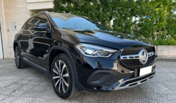 

									Mercedes-Benz GLA 200 d Automatic pieno
								