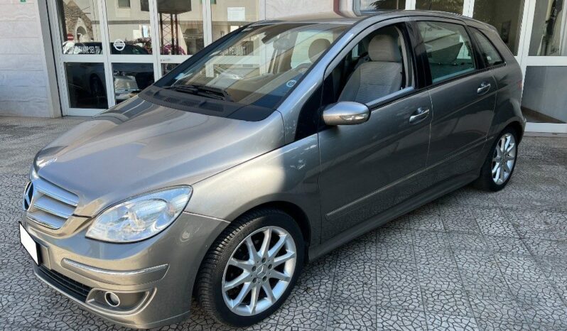 

								Mercedes-Benz Classe B 170 Sport pieno
									