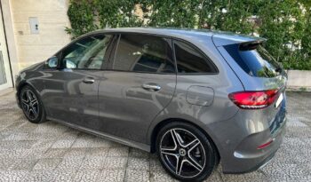 

									Mercedes-Benz Classe B200 d Automatic Premium Pack-AMG pieno
								