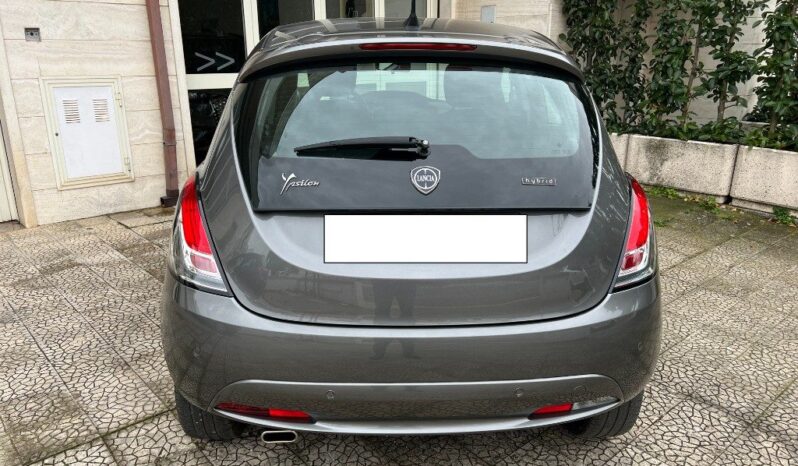 
								Lancia Ypsilon 1.0 5 porte S&S Hybrid Gold pieno									