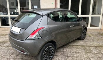 
									Lancia Ypsilon 1.0 5 porte S&S Hybrid Gold pieno								