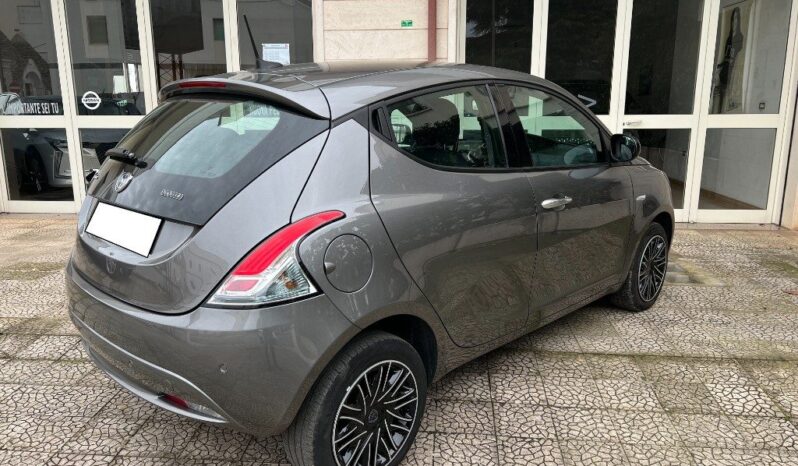 
								Lancia Ypsilon 1.0 5 porte S&S Hybrid Gold pieno									