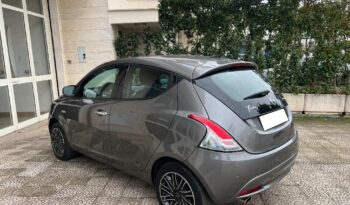 
									Lancia Ypsilon 1.0 5 porte S&S Hybrid Gold pieno								