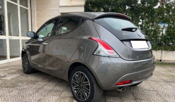 
									Lancia Ypsilon 1.0 5 porte S&S Hybrid Gold pieno								