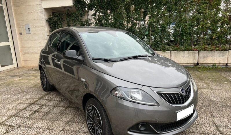 
								Lancia Ypsilon 1.0 5 porte S&S Hybrid Gold pieno									