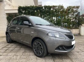 Lancia Ypsilon 1.0 5 porte S&S Hybrid Gold