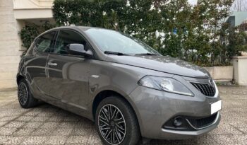 
									Lancia Ypsilon 1.0 5 porte S&S Hybrid Gold pieno								